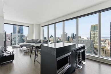 St Lawrence River Condo For Sale in Montréal (Ville-Marie) 