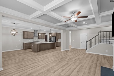 Welcome to this beautifully appointed 4-bedroom, 3.5-bathroom - photo 18