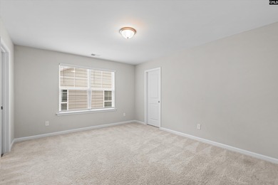 Welcome to this beautifully appointed 4-bedroom, 3.5-bathroom - photo 20