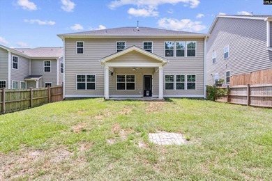 Welcome to this beautifully appointed 4-bedroom, 3.5-bathroom - photo 36
