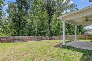 Welcome to this beautifully appointed 4-bedroom, 3.5-bathroom - photo 37