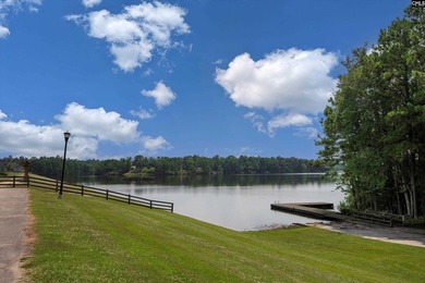 Welcome to this beautifully appointed 4-bedroom, 3.5-bathroom - photo 43
