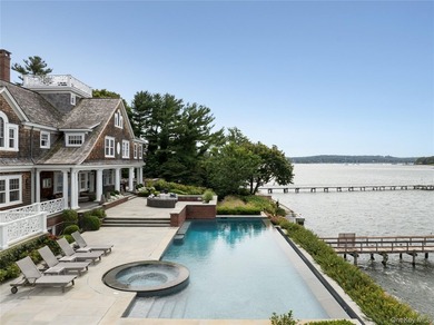 Direct Waterfront Estate with 300+ Ft Deep-Water Dock. Built in - photo 2