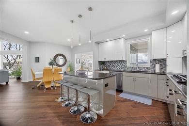 MOTIVATED SELLERS!!! Experience the newest fully furnished - photo 3