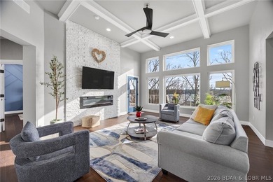 MOTIVATED SELLERS!!! Experience the newest fully furnished - photo 8