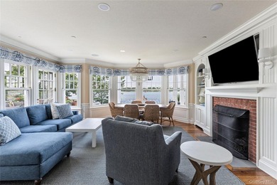 Direct Waterfront Estate with 300+ Ft Deep-Water Dock. Built in - photo 10