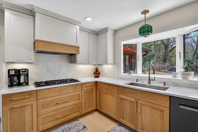 This stunning Mid-Century Modern residence is a professional's - photo 15