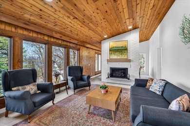 This stunning Mid-Century Modern residence is a professional's - photo 16