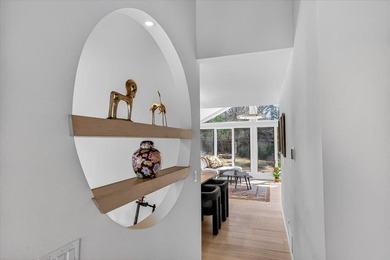 This stunning Mid-Century Modern residence is a professional's - photo 20