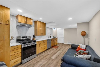This stunning Mid-Century Modern residence is a professional's - photo 43