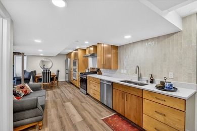 This stunning Mid-Century Modern residence is a professional's - photo 44