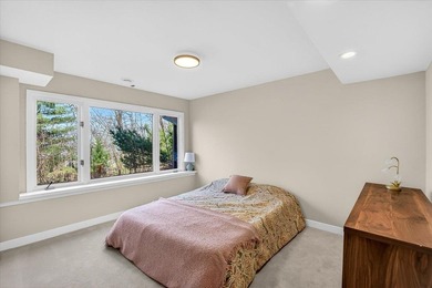 This stunning Mid-Century Modern residence is a professional's - photo 45