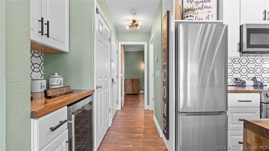 Welcome to Southwood Shores! This exceptional 1-bedroom, 1-bath - photo 9