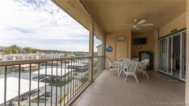 Discover lake living at its best with this beautifully updated 3 - photo 4