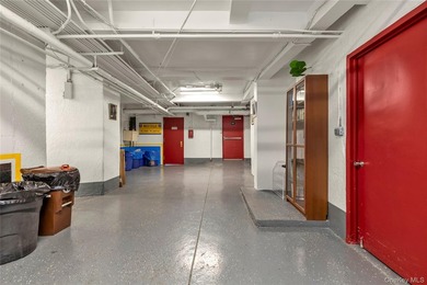 Welcome to Romney Hall, a charming prewar co-op in the heart of - photo 14