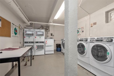 Welcome to Romney Hall, a charming prewar co-op in the heart of - photo 15
