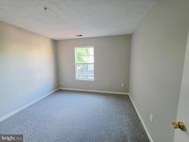 This end unit townhouse features a loft that provides flexible - photo 15