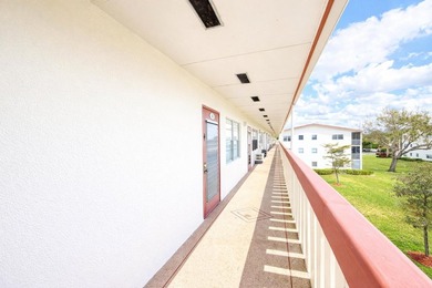 Immaculate 2-bedroom, 1.5-bath condo with a stunning lake view - photo 20