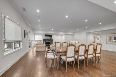 Set within the coveted Estates II gated community in Manhasset - photo 9