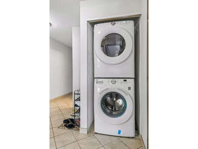 Rarely available corner unit with 3 bedrooms, 2 bathrooms, and 2 - photo 23