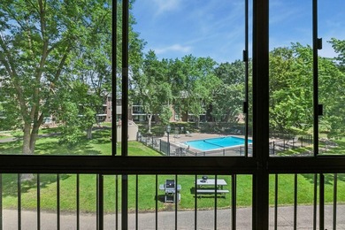 Rarely available corner unit with 3 bedrooms, 2 bathrooms, and 2 - photo 26