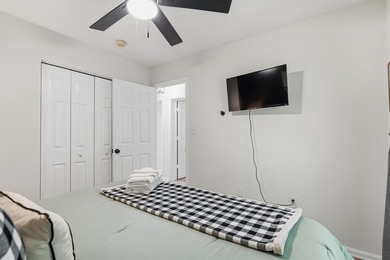 Recently Renovated 5 bedroom elevated chalet that sleeps 14! - photo 31
