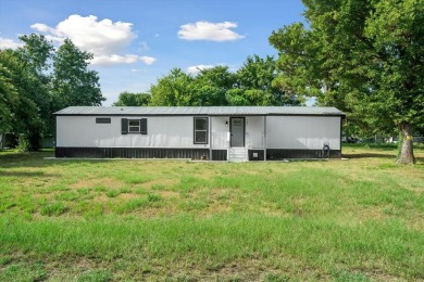 Lake Home For Sale in Trinidad, Texas