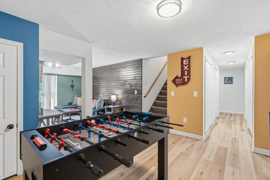 Recently Renovated 5 bedroom elevated chalet that sleeps 14! - photo 43