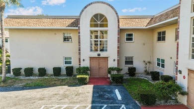 Welcome to easy Florida living in this beautifully maintained - photo 3