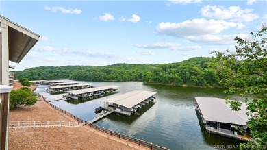 Top floor, vaulted ceiling, panoramic views of Lake of the - photo 2