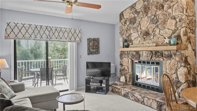 Top floor, vaulted ceiling, panoramic views of Lake of the - photo 6