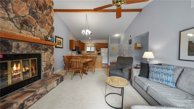 Top floor, vaulted ceiling, panoramic views of Lake of the - photo 8