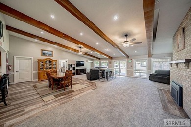Once a licensed assisted-living home, this one-of-a-kind 4,292 - photo 8