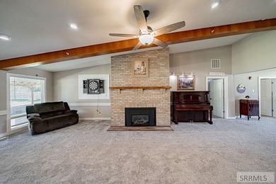 Once a licensed assisted-living home, this one-of-a-kind 4,292 - photo 9