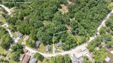 Lake views, extra space, and endless possibilities! This newly - photo 3