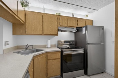 Enjoy peaceful lake views from this condo w/ living/dining room - photo 26