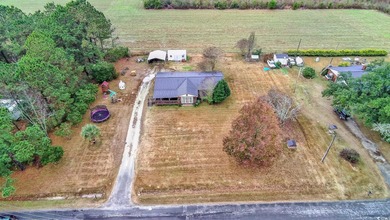 Charming country retreat with unbeatable convenience! This