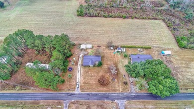 Charming country retreat with unbeatable convenience! This