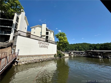 RARE CONDO NOW AVAILABLE!! Jonathan's Landing top floor, end - photo 2