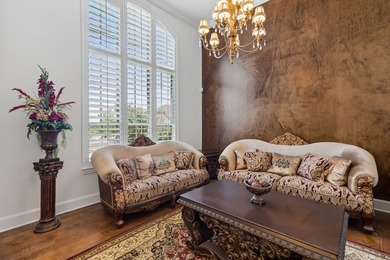 Located within the prestigious golf community of Castle Hills - photo 5
