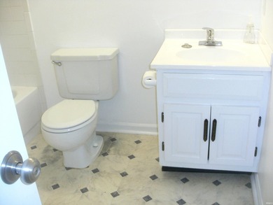 Great find at the Pointe! Completely renovated condo on a - photo 11