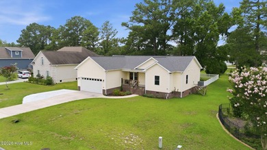 Motivated Seller--bring your offer! This beautifully maintained - photo 4