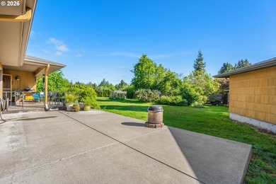Beautifully updated classic 1959 Mid-Century ranch situated on a - photo 27