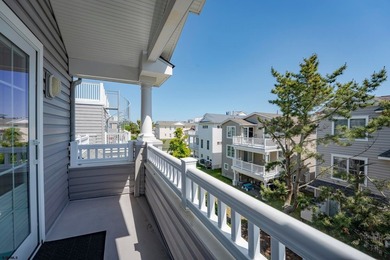 Exceptional custom-built Gardens home offering a spacious floor - photo 29
