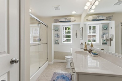 Exceptional custom-built Gardens home offering a spacious floor - photo 42