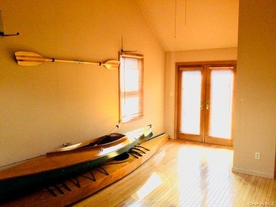 Well-maintained ranch ideally located south of Montauk Highway - photo 3