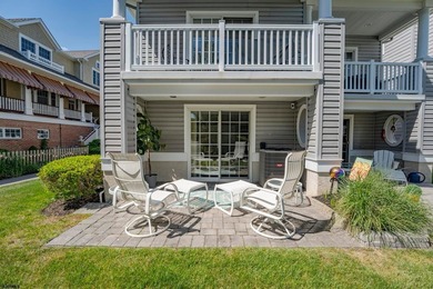 Exceptional custom-built Gardens home offering a spacious floor - photo 44