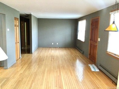 Well-maintained ranch ideally located south of Montauk Highway - photo 4