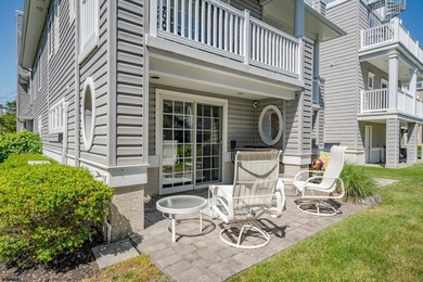 Exceptional custom-built Gardens home offering a spacious floor - photo 45