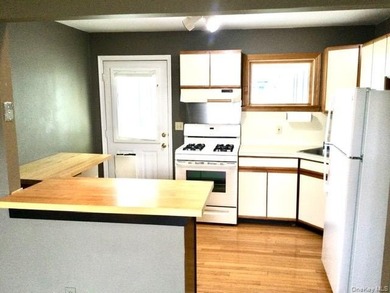 Well-maintained ranch ideally located south of Montauk Highway - photo 7